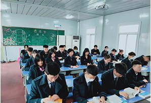 初中生上石家莊同創(chuàng)鐵路學(xué)校能上大專嗎