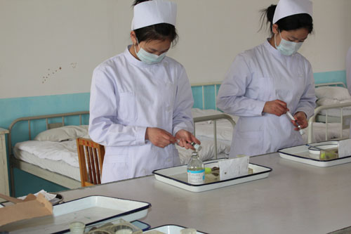 河北同仁醫(yī)學(xué)中等專業(yè)學(xué)校都有哪些專業(yè)