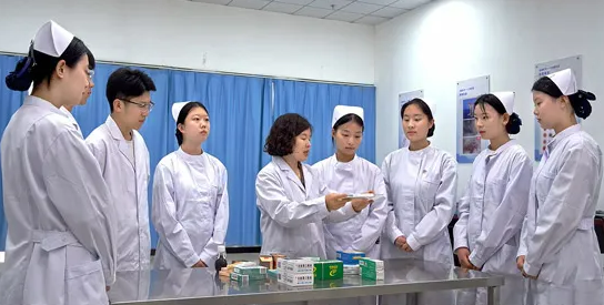 石家莊學(xué)護(hù)理專(zhuān)業(yè)最好的學(xué)校是哪個(gè)？