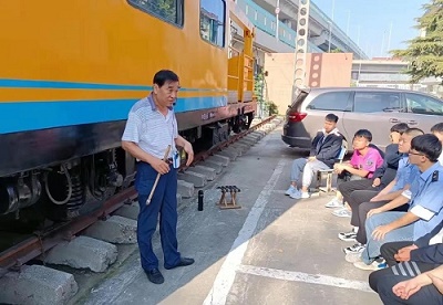 ?想學火車司機需要哪些條件？2026年最新規(guī)定